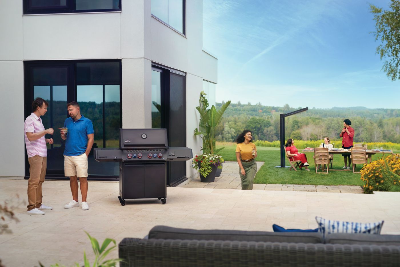 PHANTOM TRAVELQ™ PRO285X BARBECUE WITH SUPPORT TROLLEY COD: PRO285X-MK-IT-PHM