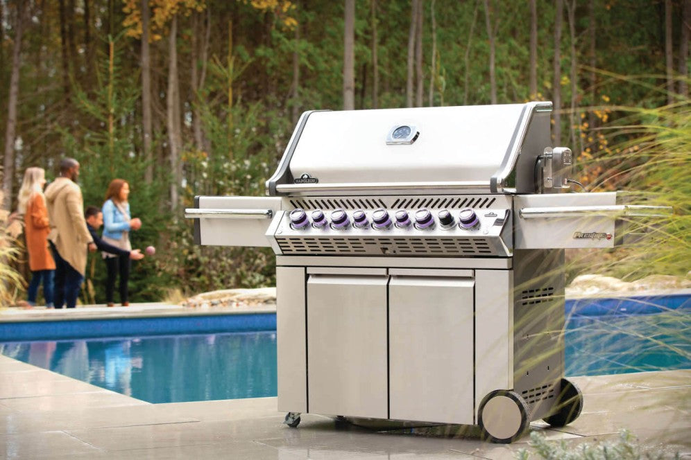 PRESTIGE PRO™ 665 RSIB BARBECUE WITH SIDE AND REAR INFRARED BURNERS
